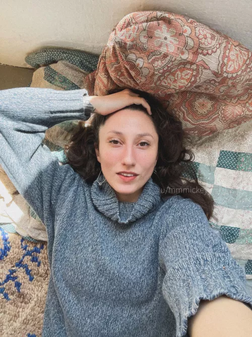 it is sweater weather again & i am overjoyed by mmmickeyy