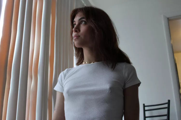 Looking out in the air 😲 by stellaswayze