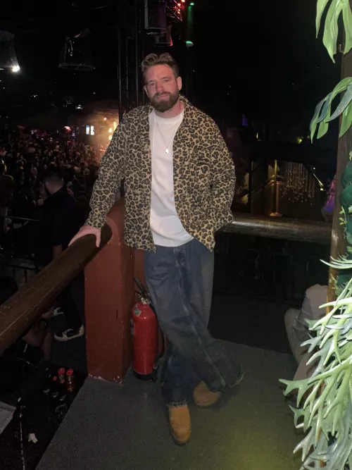 M4F British Male looking to meet fun people by LondonGuyEast