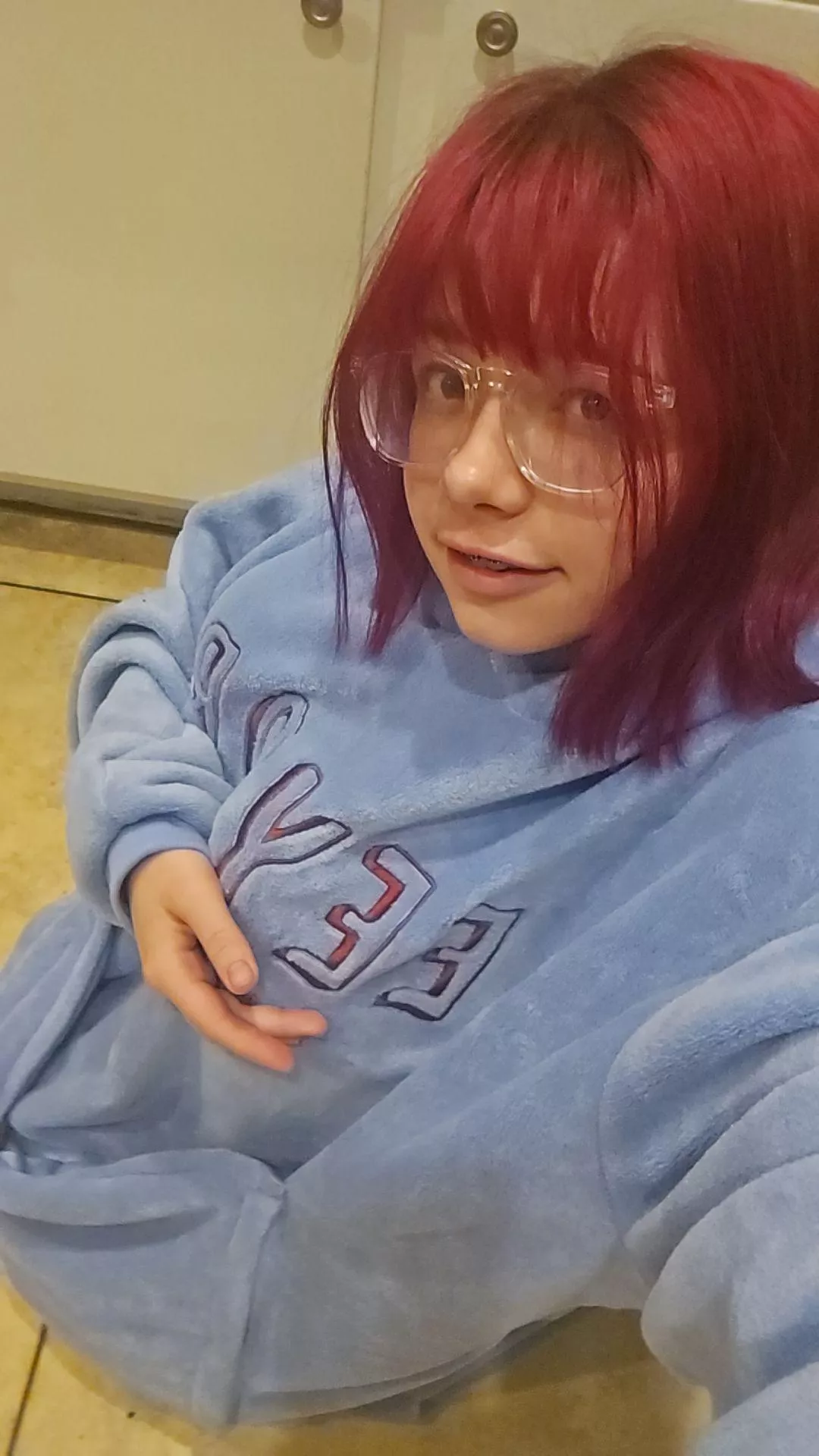 Oversized sweater are the best😇 posted by LilpirahnaX