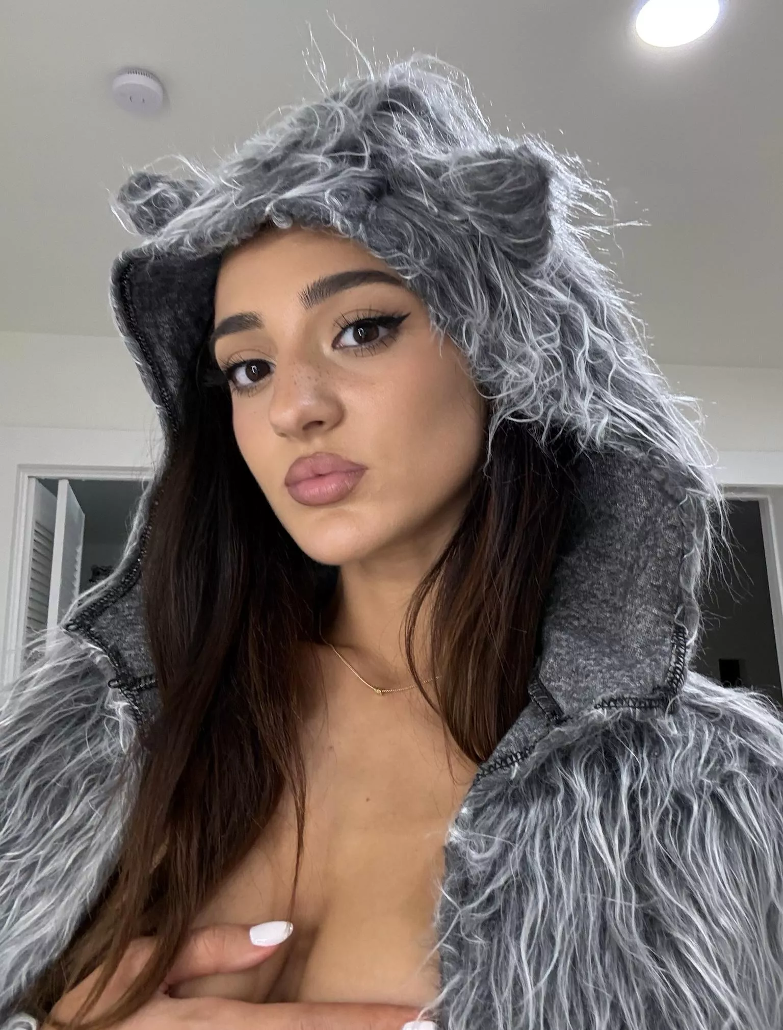 Pawsitively ready to pounce on you.  posted by maddiexjoy