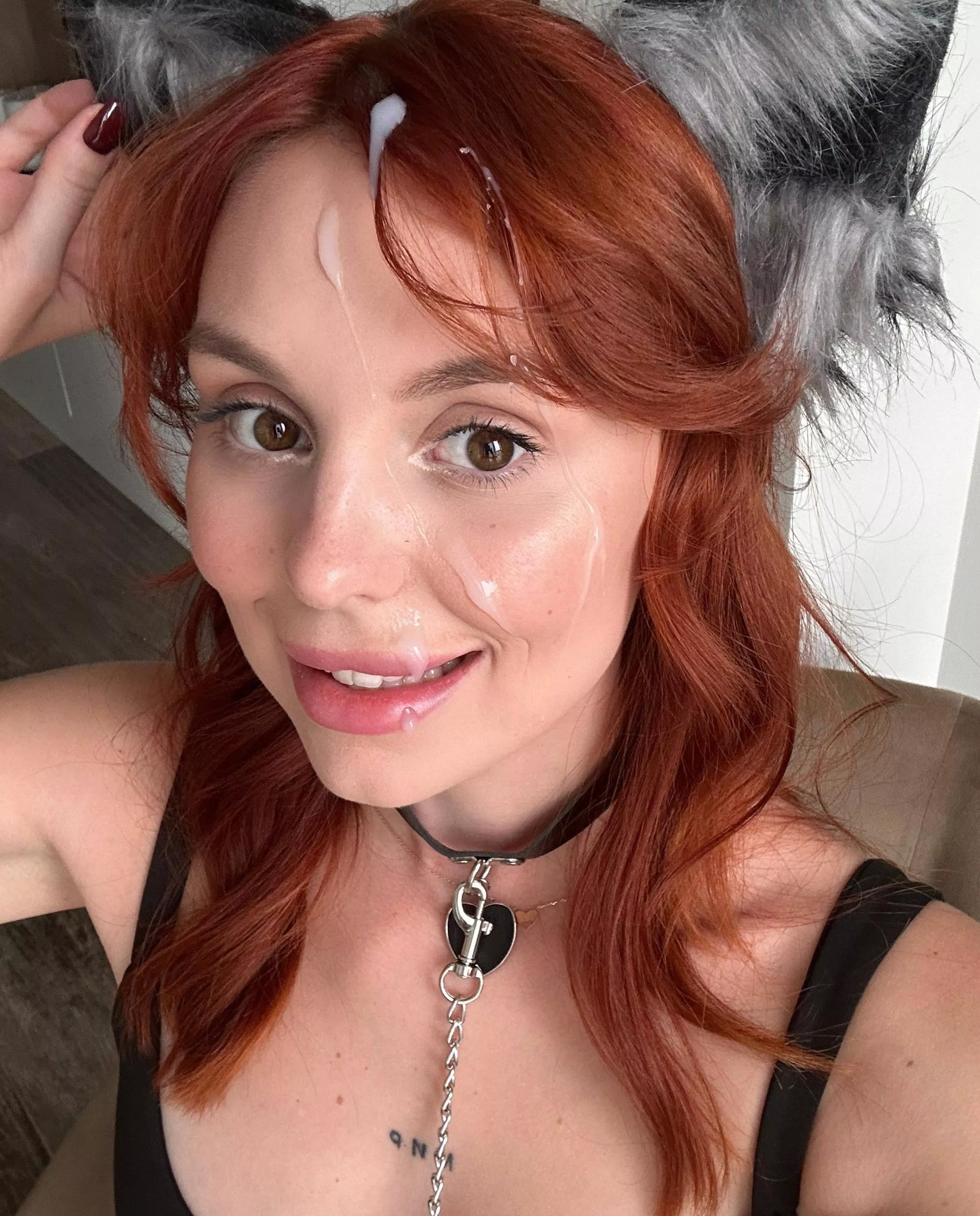 Petite young babe sucking posted by cuttehandsome