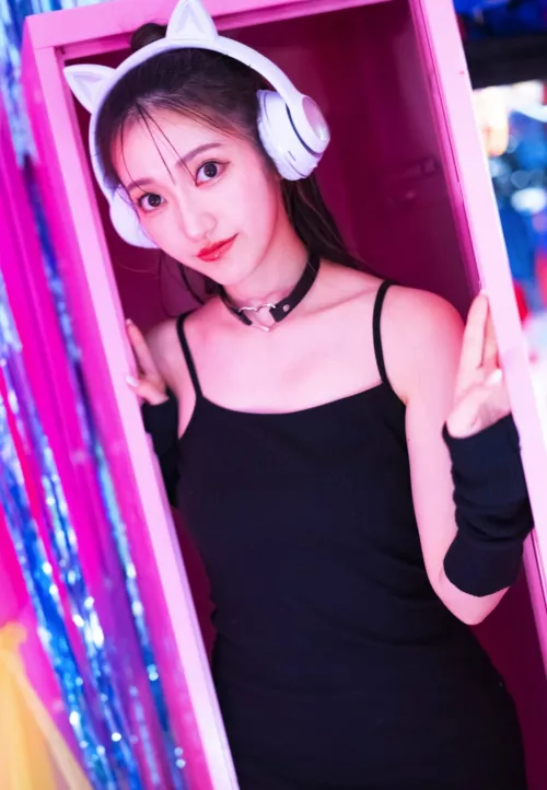 Risa Shoji by imnakedmod