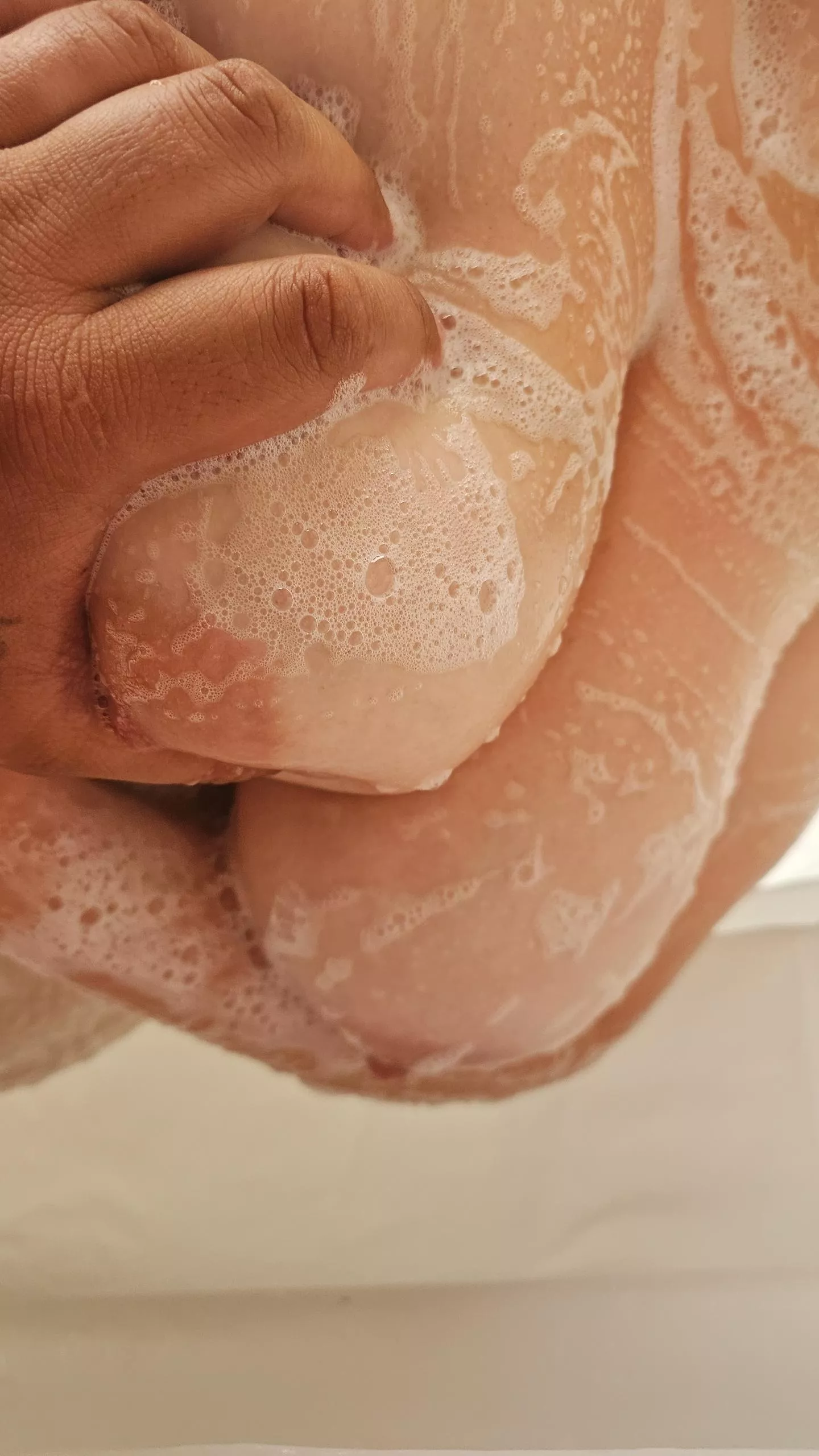 Soapy 🫧🫧🫧 tittys posted by Bigsexy9096