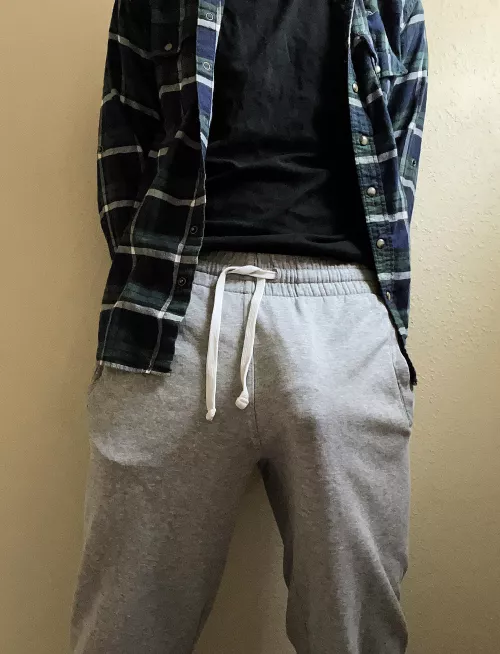 Who’s pulling it out? by Jakzum