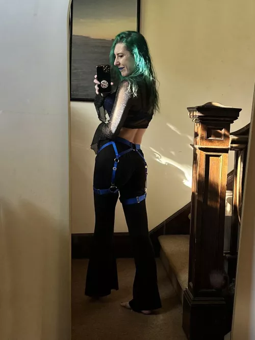 Yoga pants and a garter belt by sirenskiss3