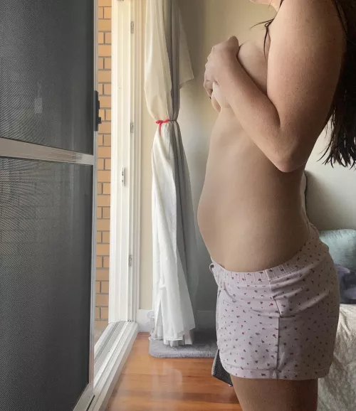 18 weeks! Can't wait to properly pop 💕💕 by PregnantLilly