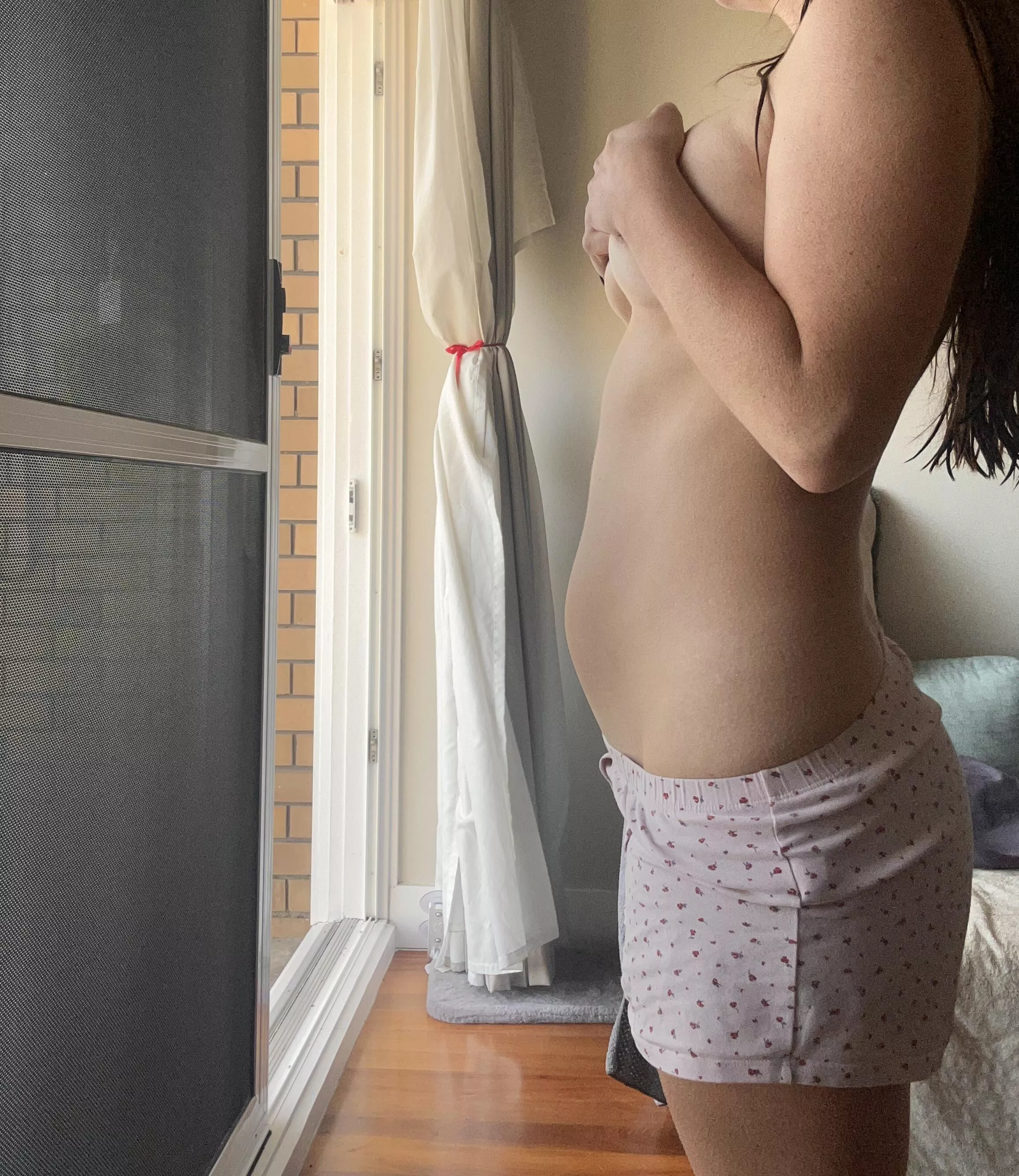 18 weeks! Can't wait to properly pop 💕💕 posted by PregnantLilly