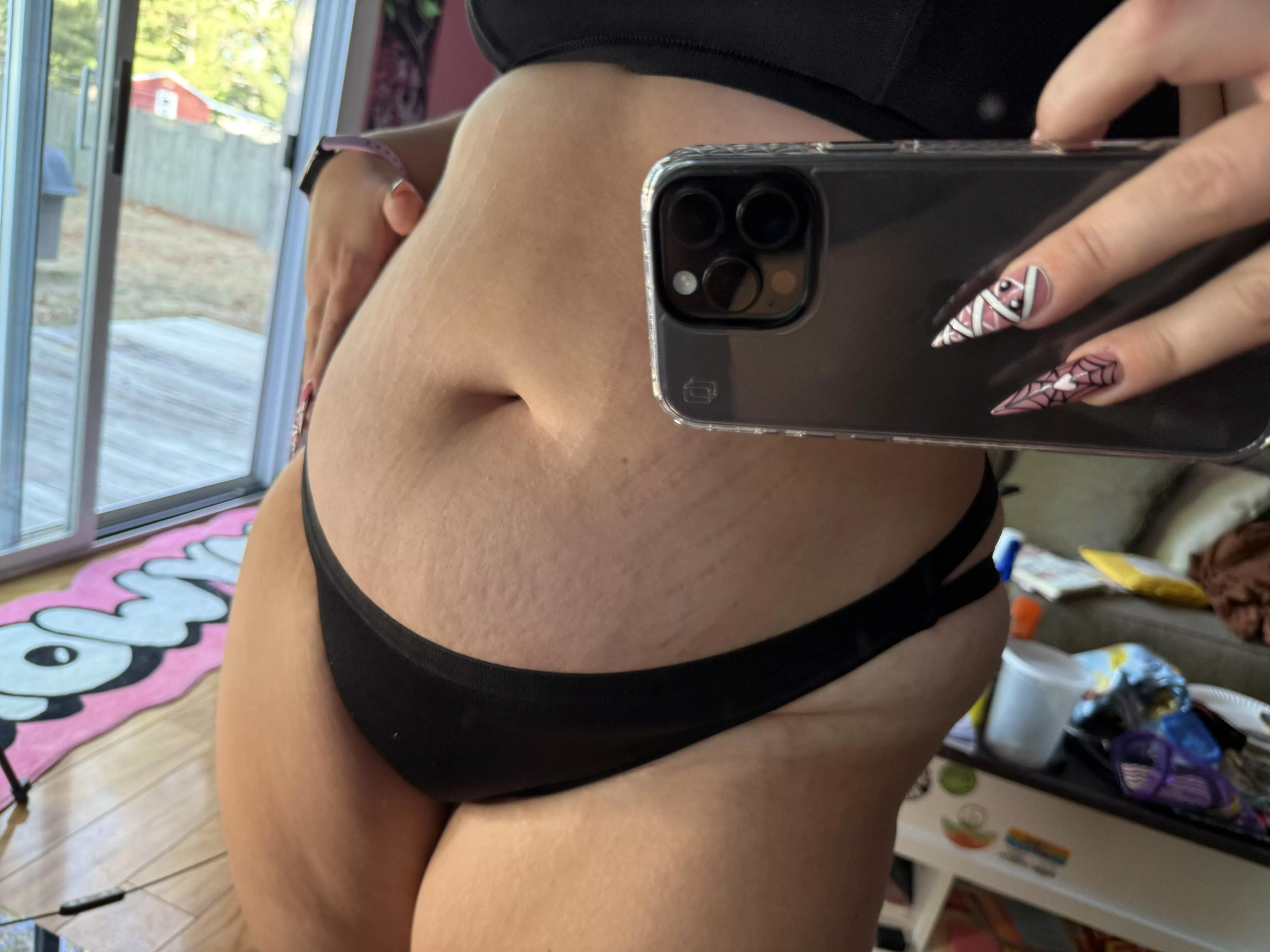 All bellies are different;) posted by lxves_