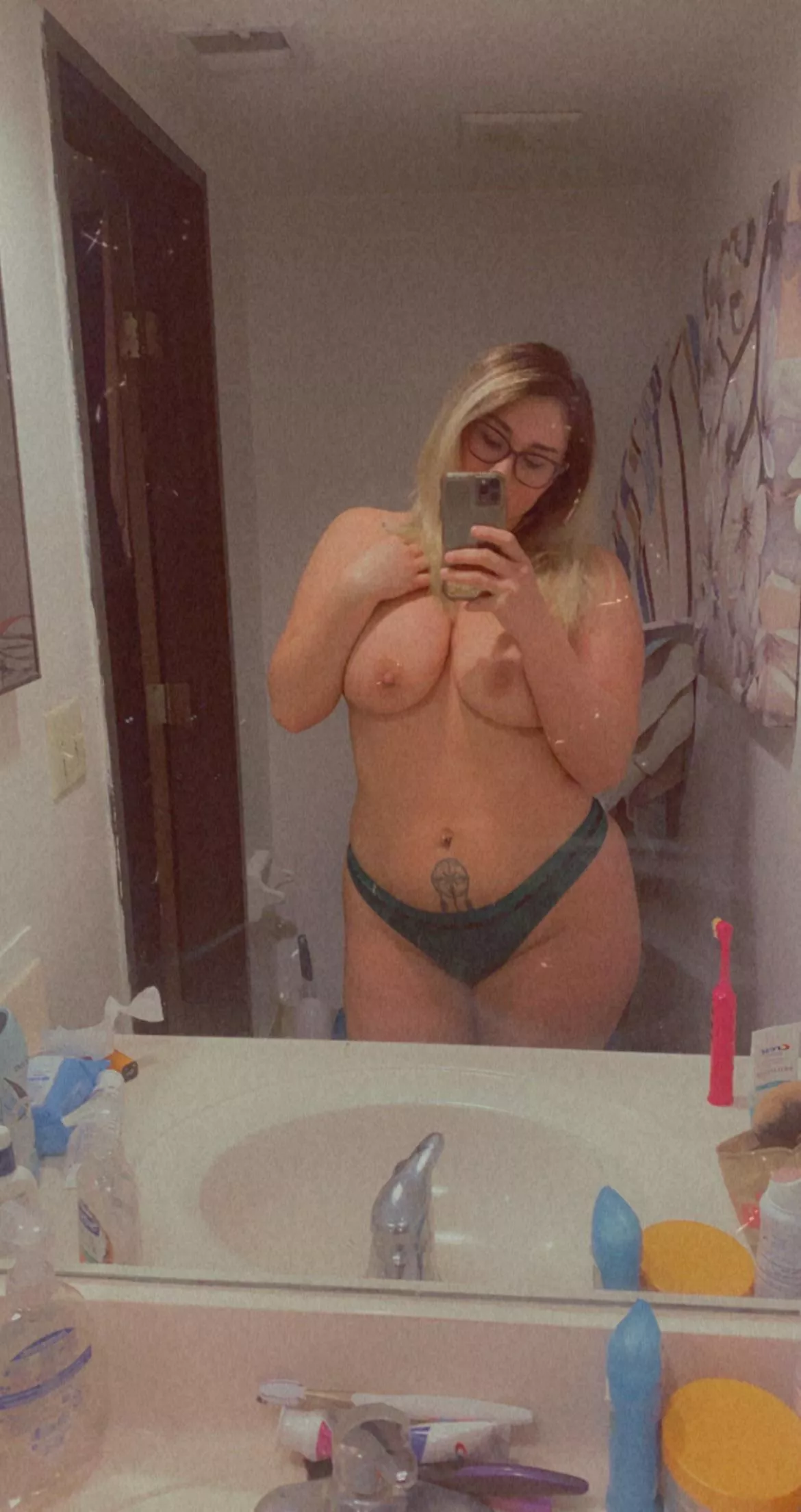 Any couples or bi females near st. Pete? posted by UnitedSpend7911