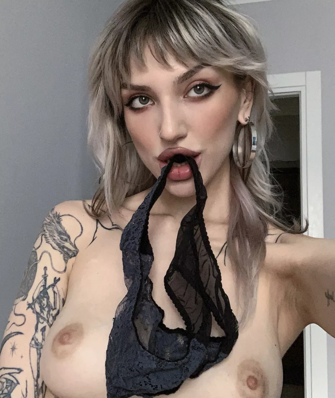 Black and lace are my favorite  posted by rosie_coconut