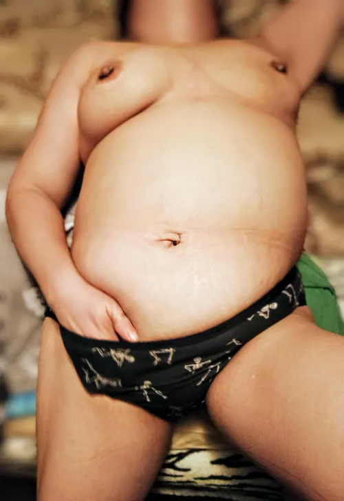 Can't seem to keep my mind on my duties today  by Embarrassed-Hour-177