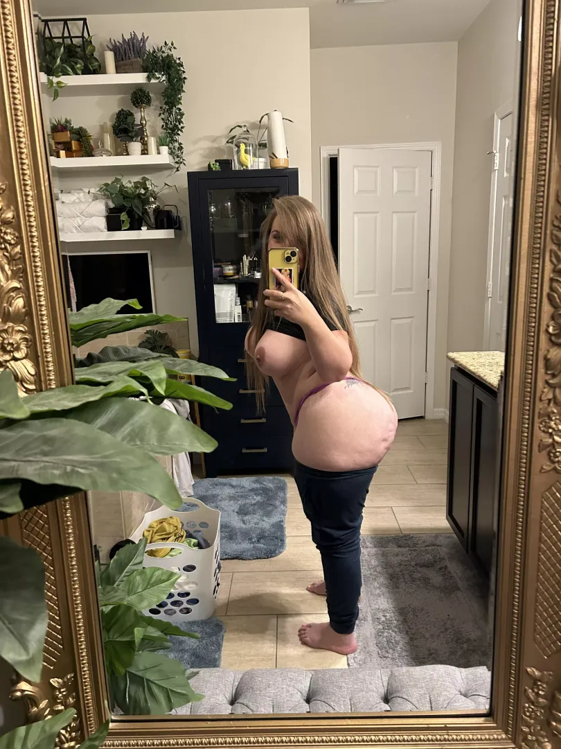 Curvy mama (f) big tits and a phat ass  by NikkiNeedsMore