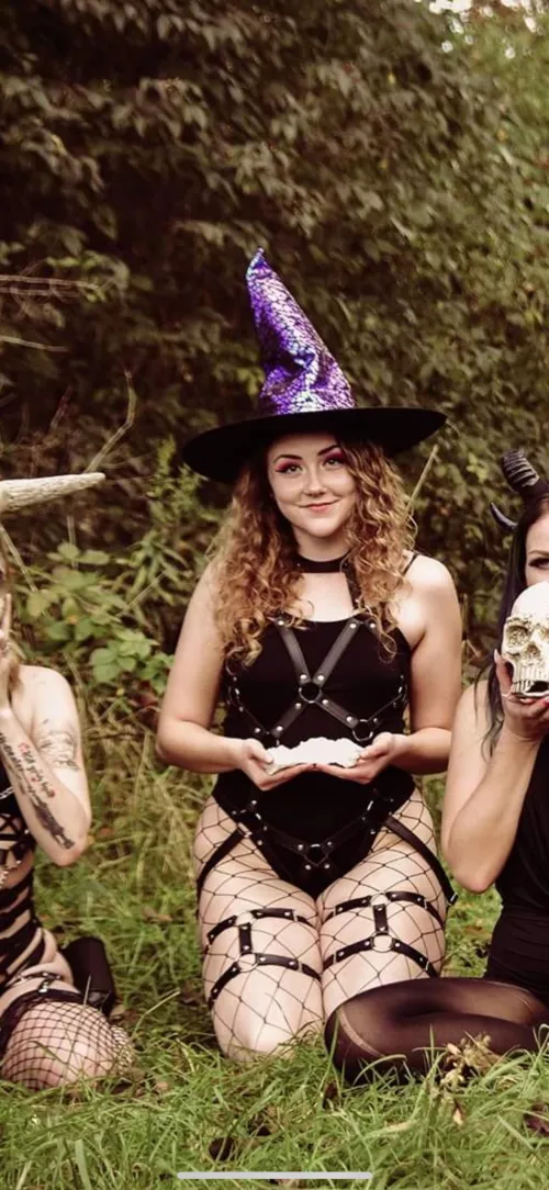 Dare to join the dark side with me? by trippyg0th-