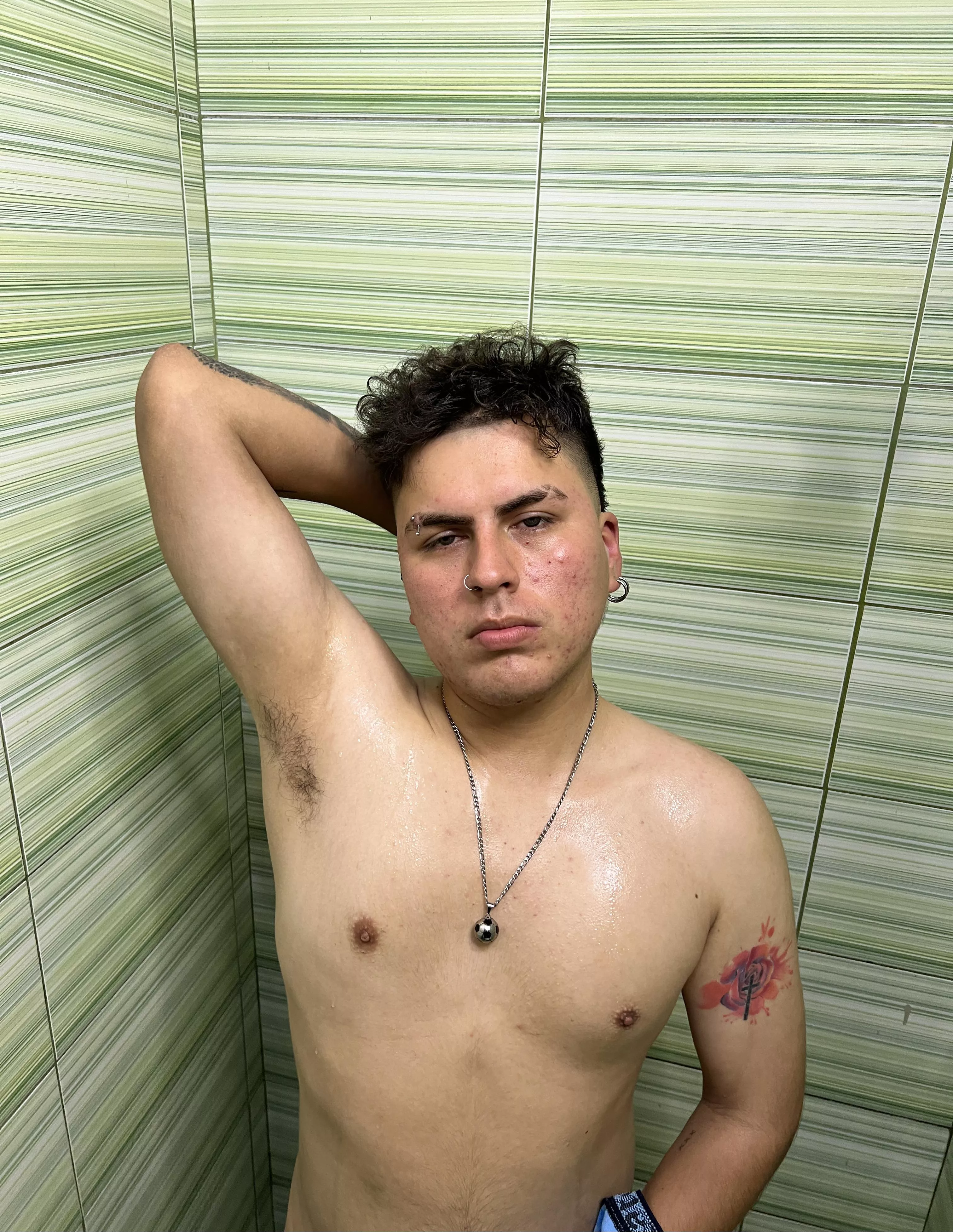 Do you feel like licking my sweaty armpits after my workout? Haha. posted by joanmanly