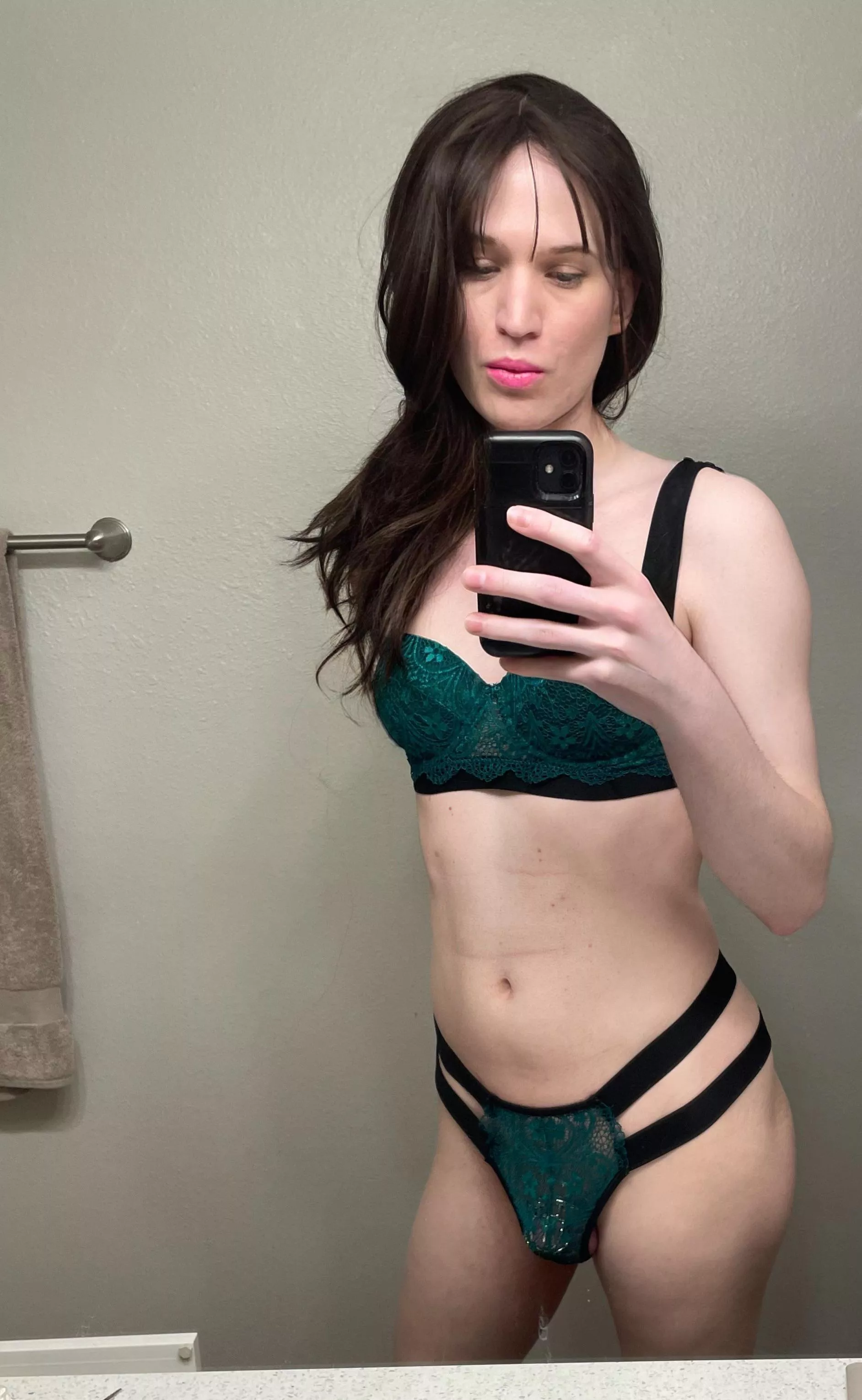 Do you like me in green?  posted by boo9295