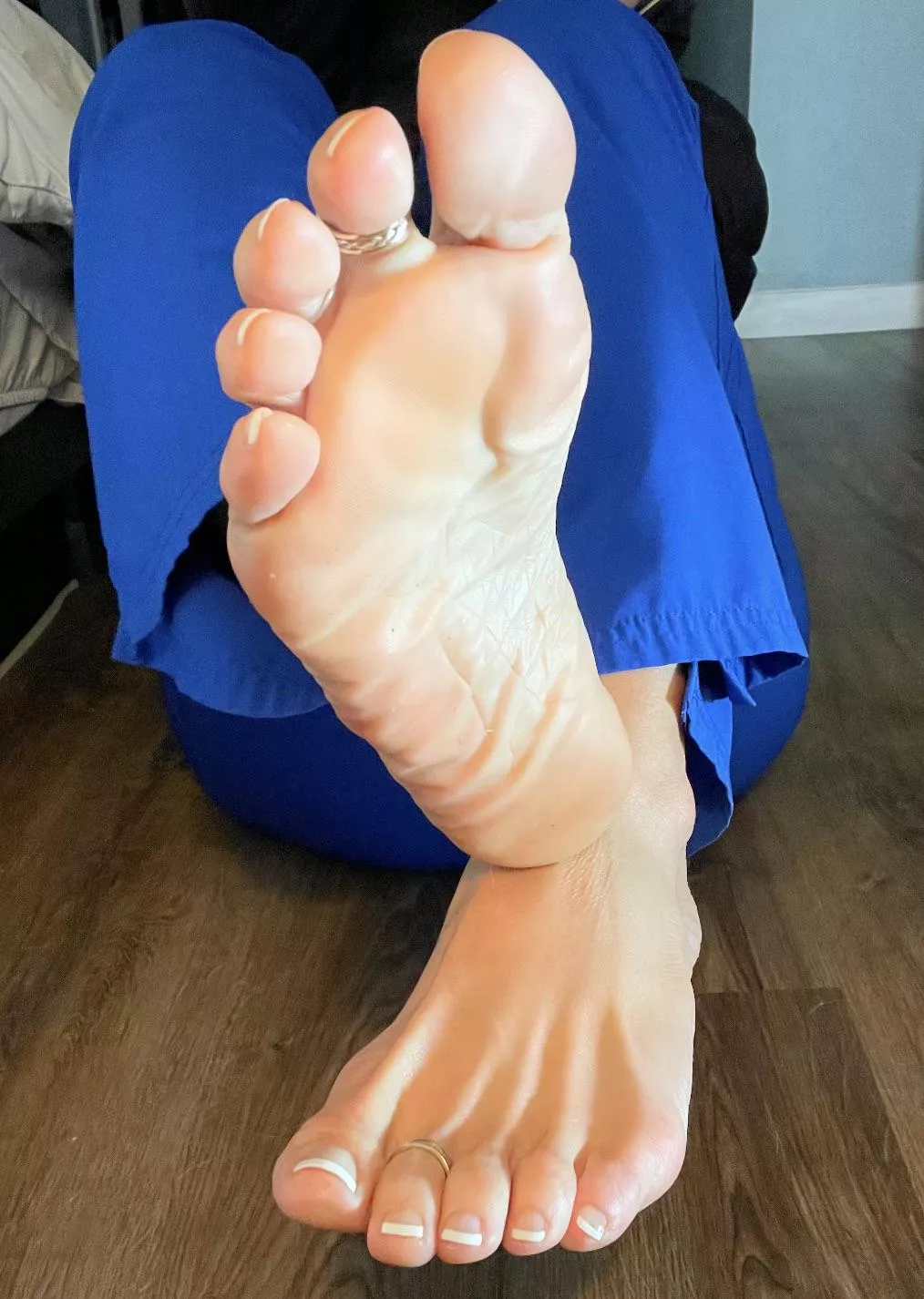 Do you like the tops or bottoms of toes? posted by lovelylotus78