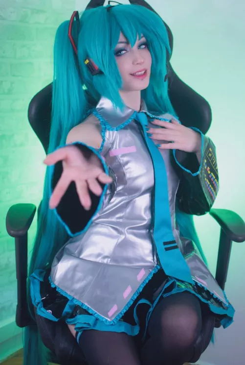 Hatsune Miku cosplay by Shiroktsne by Weird-Doughnut7002