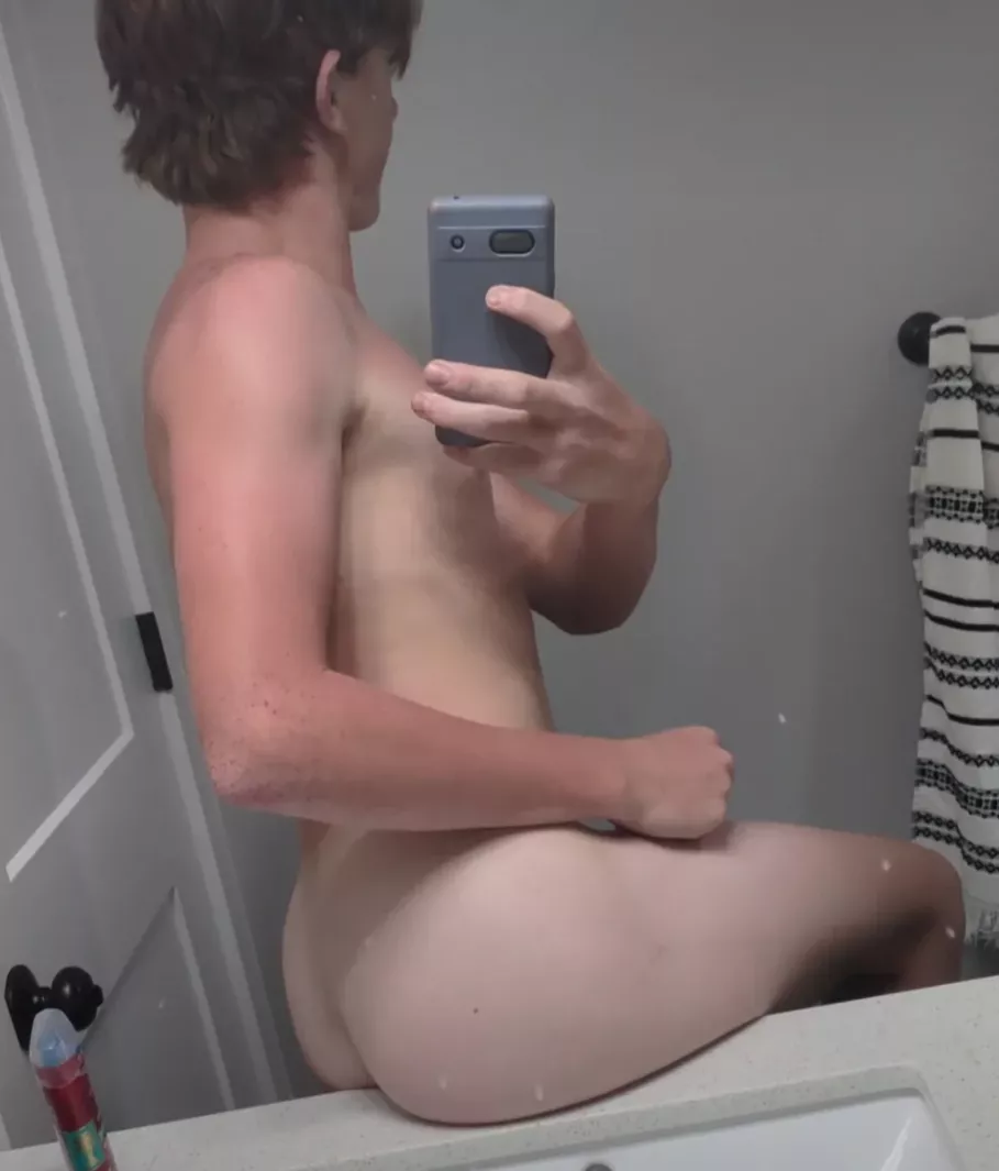 Heyyyy posted by femboywantadaddy