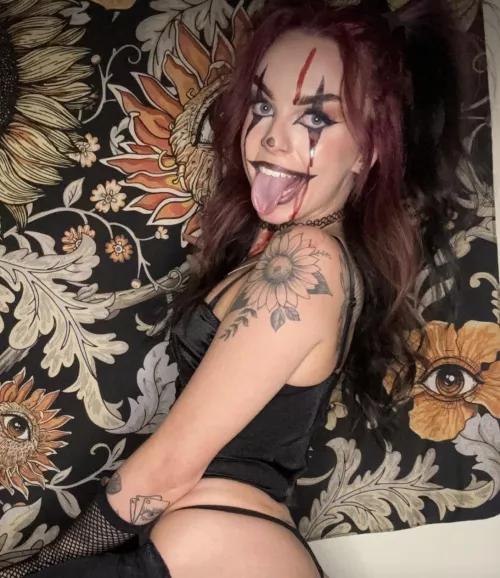 Howdy🫡🖤 by violetmarie999