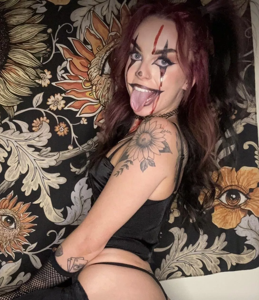 Howdy🫡🖤 posted by violetmarie999