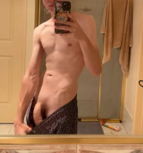 i love the attention  by CalyTheDwarf