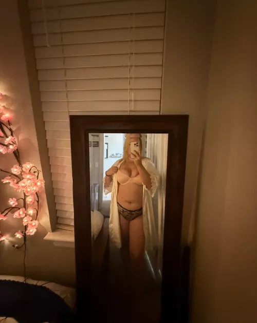 Just a girl who loves sucking dick  by littlebabyjane1