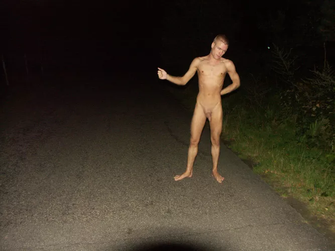 naakte lifter by EyeGlittering5015