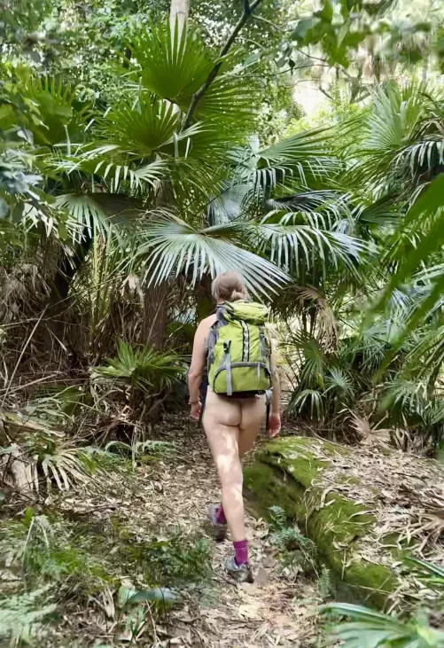 Naked/nude hiking in Australia by Fernfairygoeswild