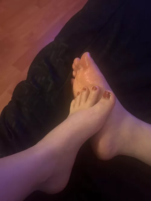 Put your tongue here  by Monwitch10