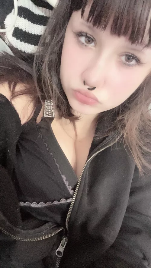 Selfie for today! by Numerous_Story3811