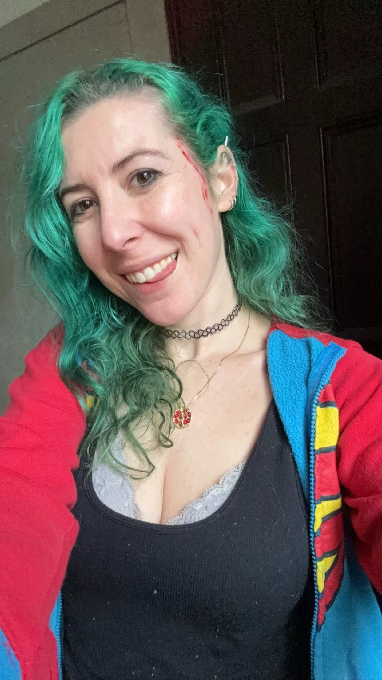 Spooky season selfie posted by sirenskiss3