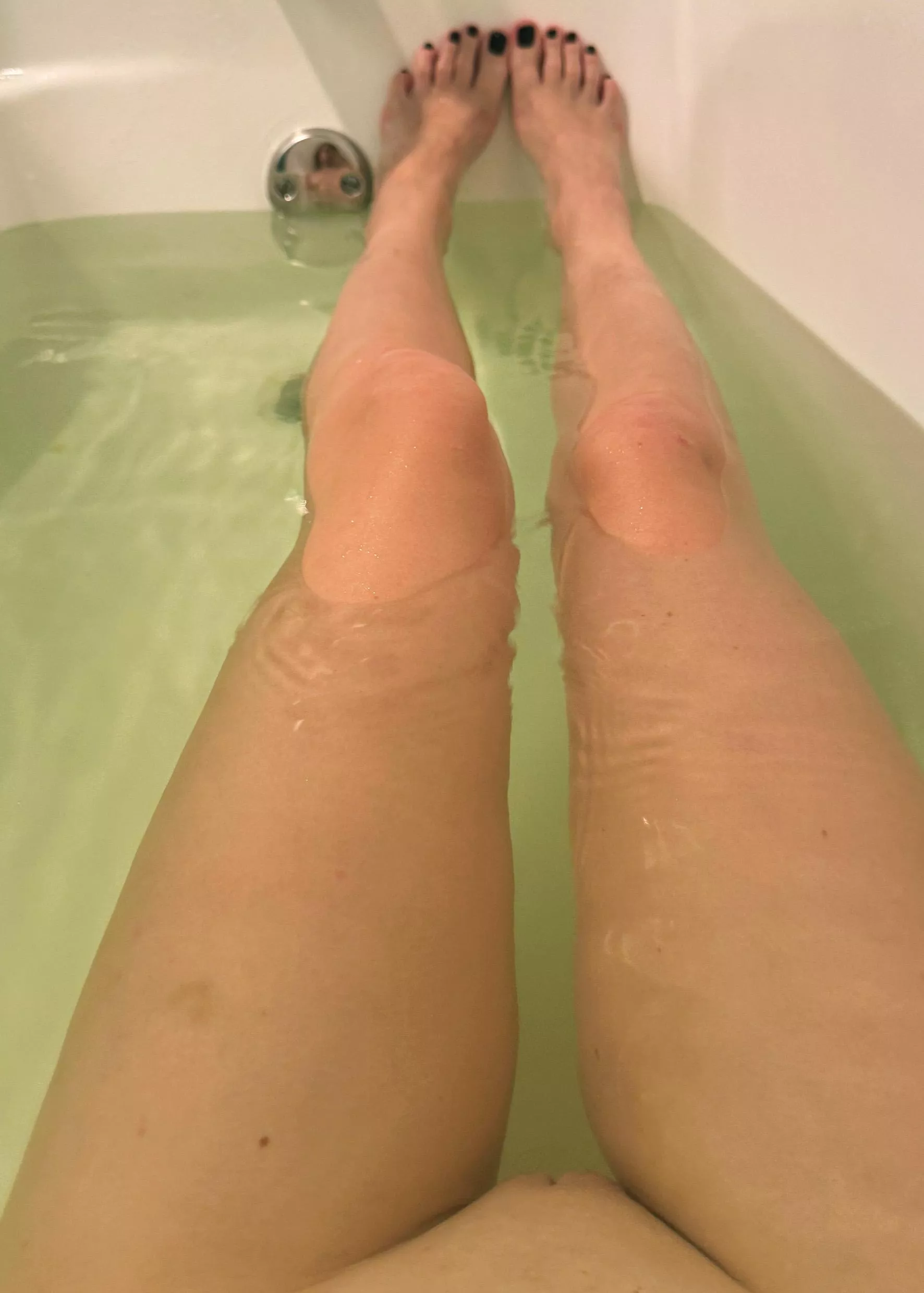 Taking a bath posted by LizaFoxy