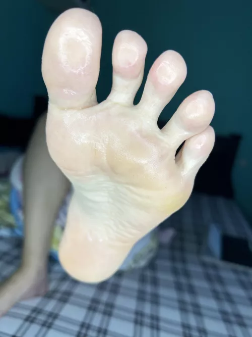 What will you do if my sweaty soles are in front of you? by Kf8t