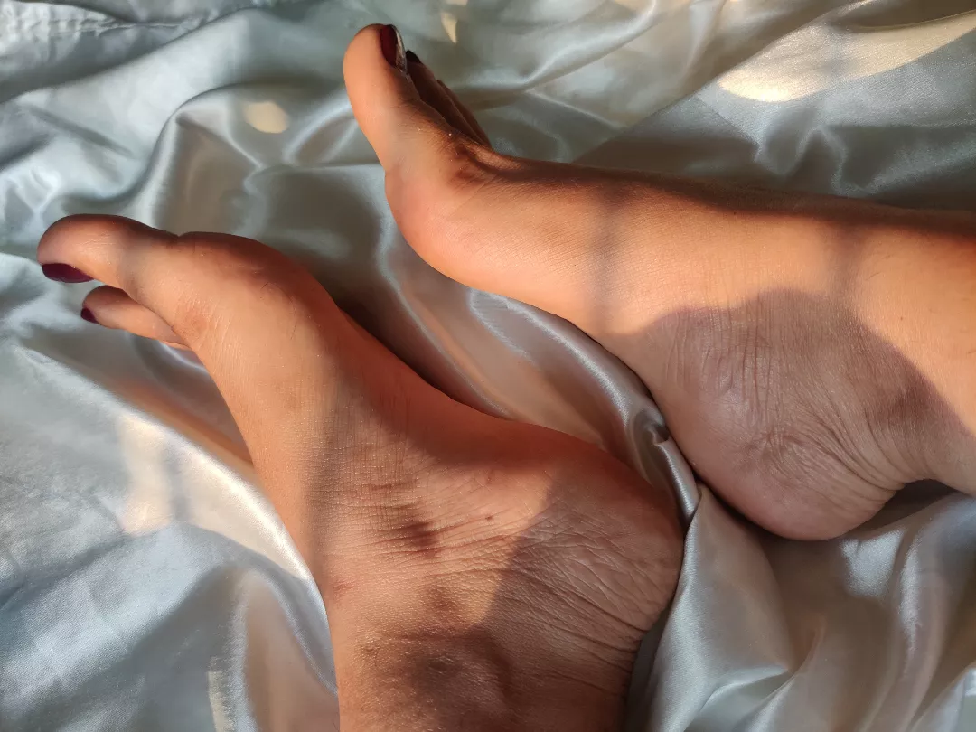 Your throat between them  posted by icysoftfeet