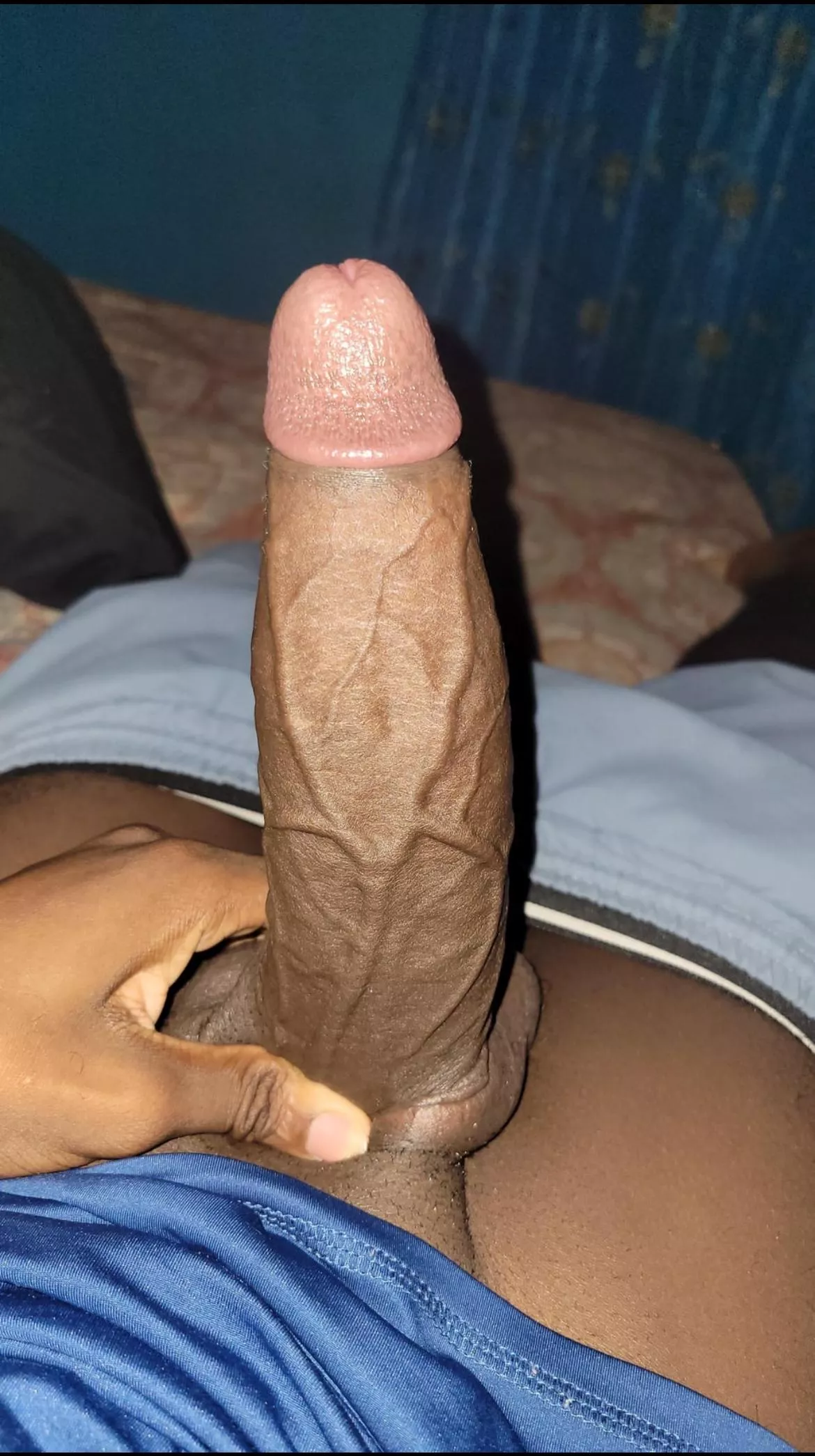 19 m college frat woke up bricked asf lmao @elijah_12349 posted by Unique-Astronomer626