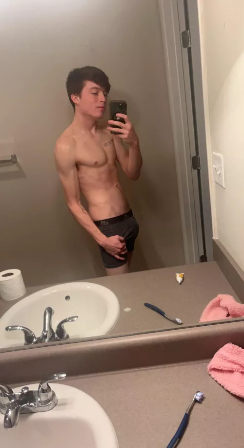 A little side profile ;)  by iSkye369