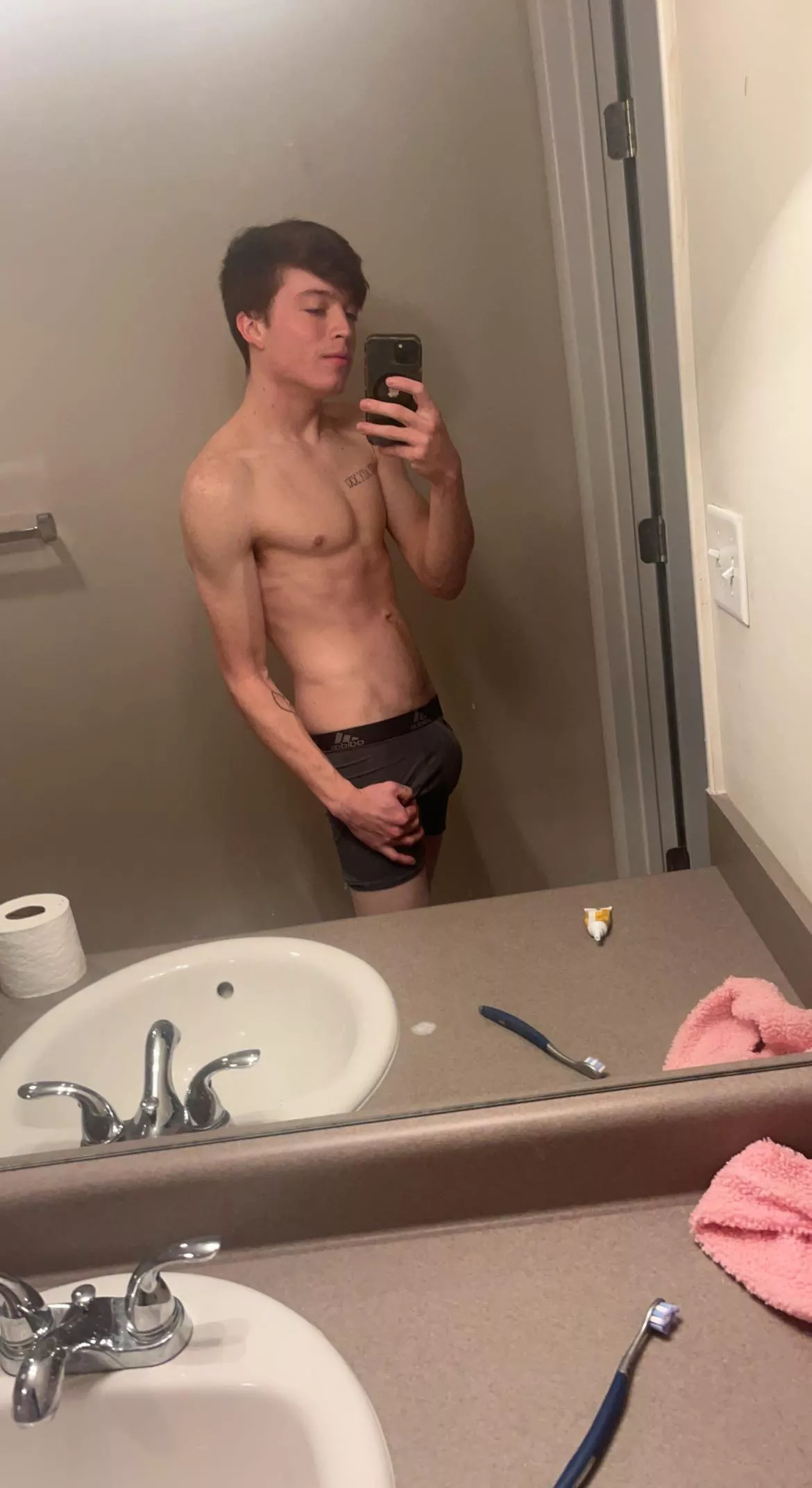 A little side profile ;)  posted by iSkye369