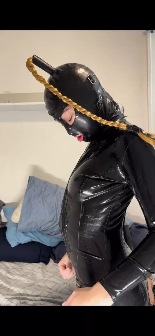 blondie by Desperate_Mountain39