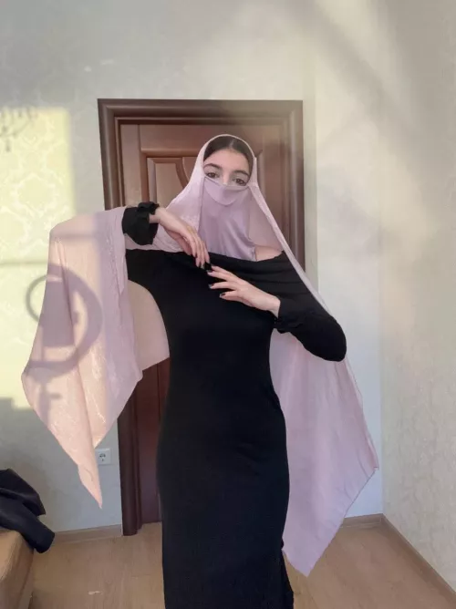 Channeling timeless allure with a touch of mystery by Patriciabarbs