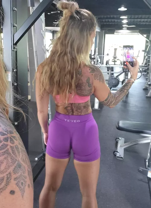 Do all guys see my ass pump  by k1nkyXcouple
