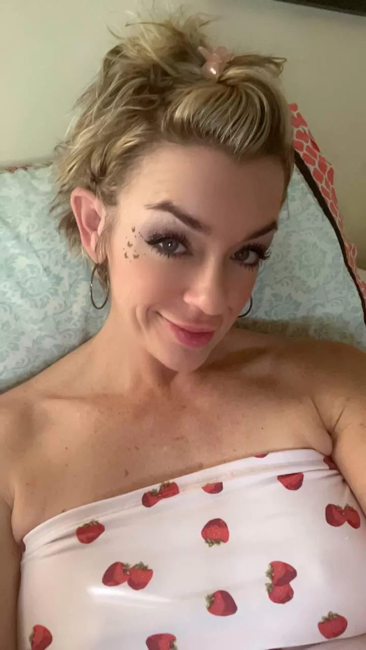 do you want to do hot yoga with me posted by SashaSins555