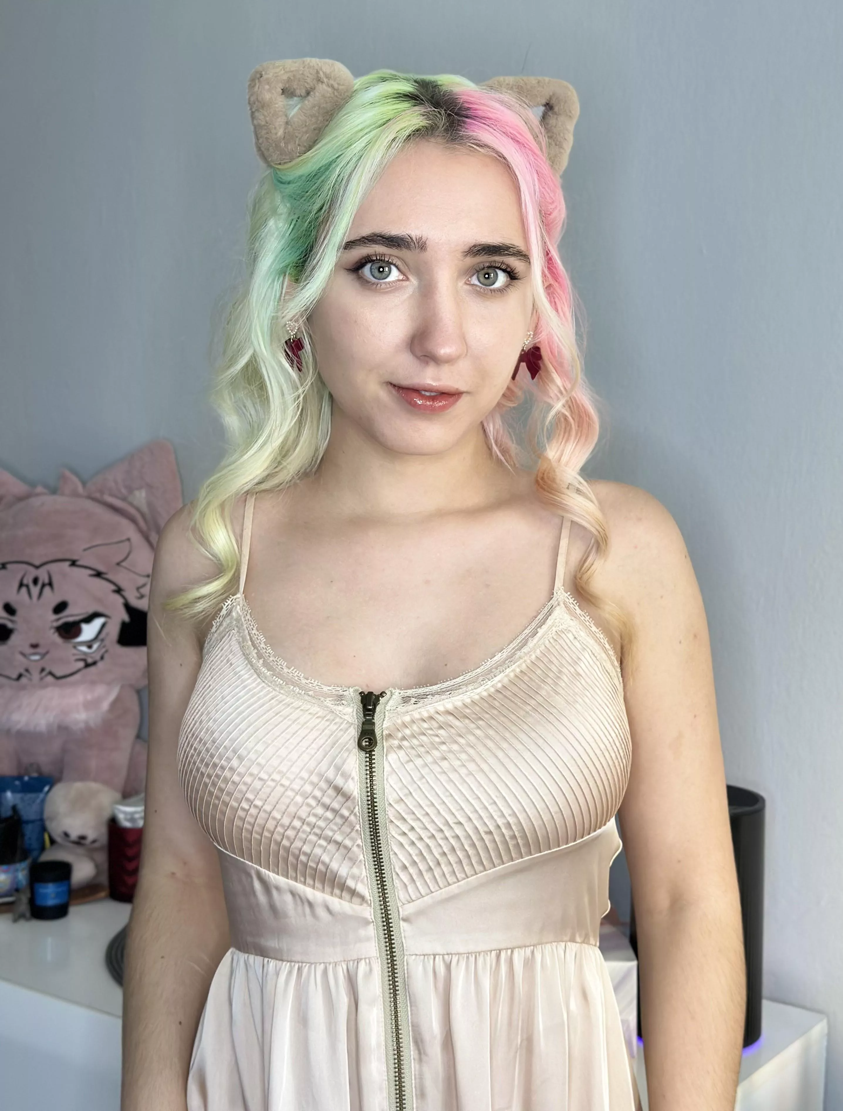 Feel behind my ear posted by AngelicNyaa