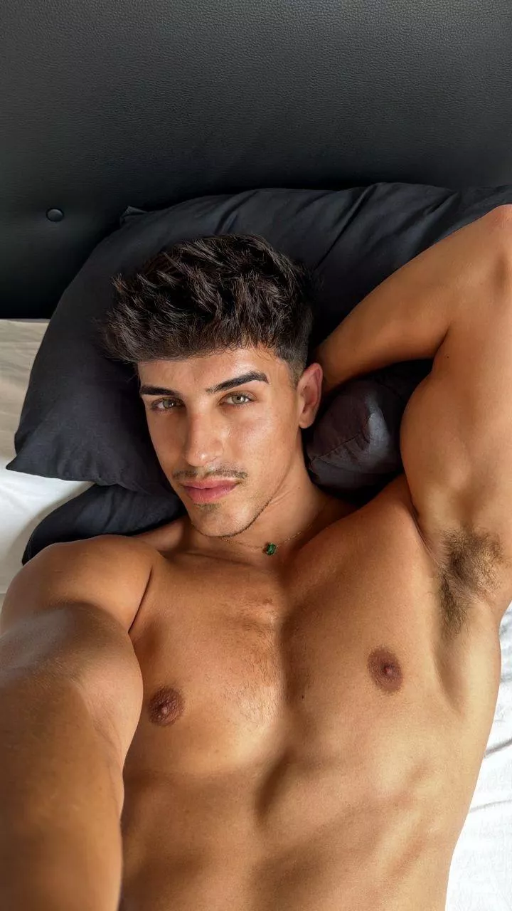 First massages then kisses posted by yourplayfulboy