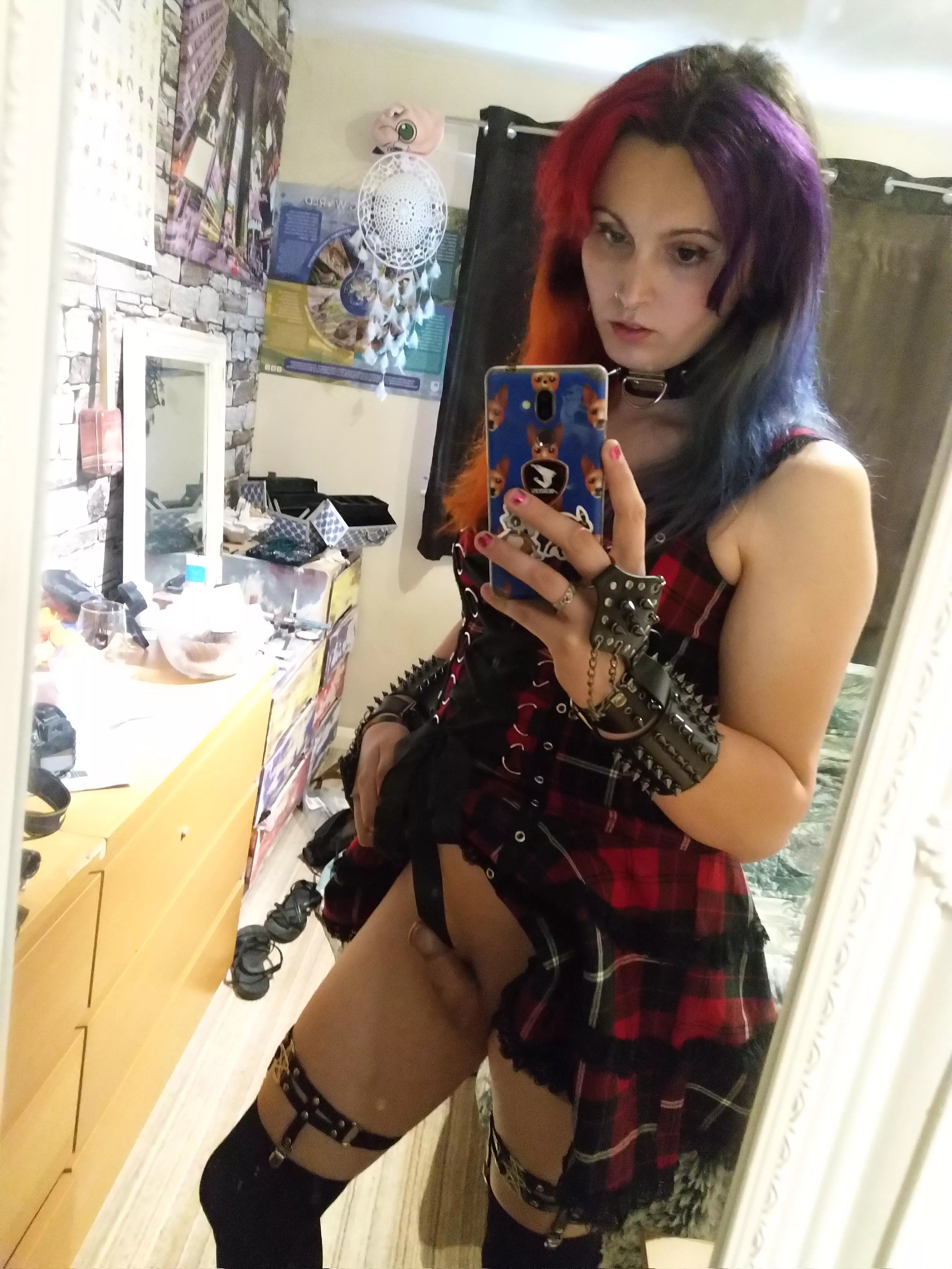 Goth girl cock x posted by HannahFloop