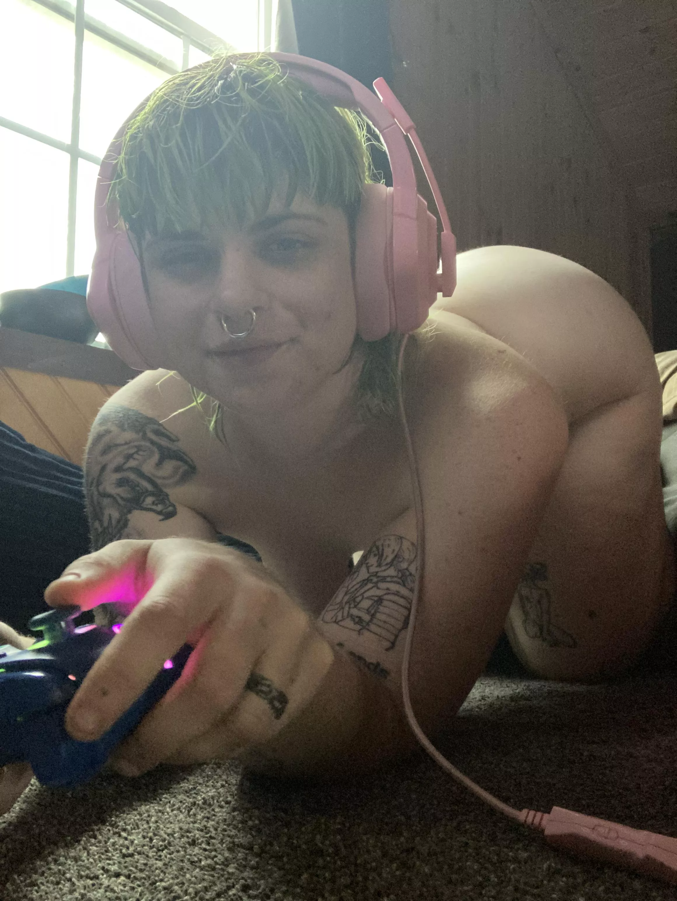 Guess what I’m wishing I was doing instead of playing Skyrim🔥 posted by PeapodPrincessBrat