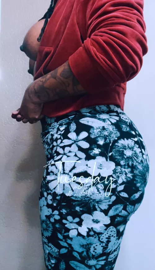 Happy Tuesday  by MaisyGonzales