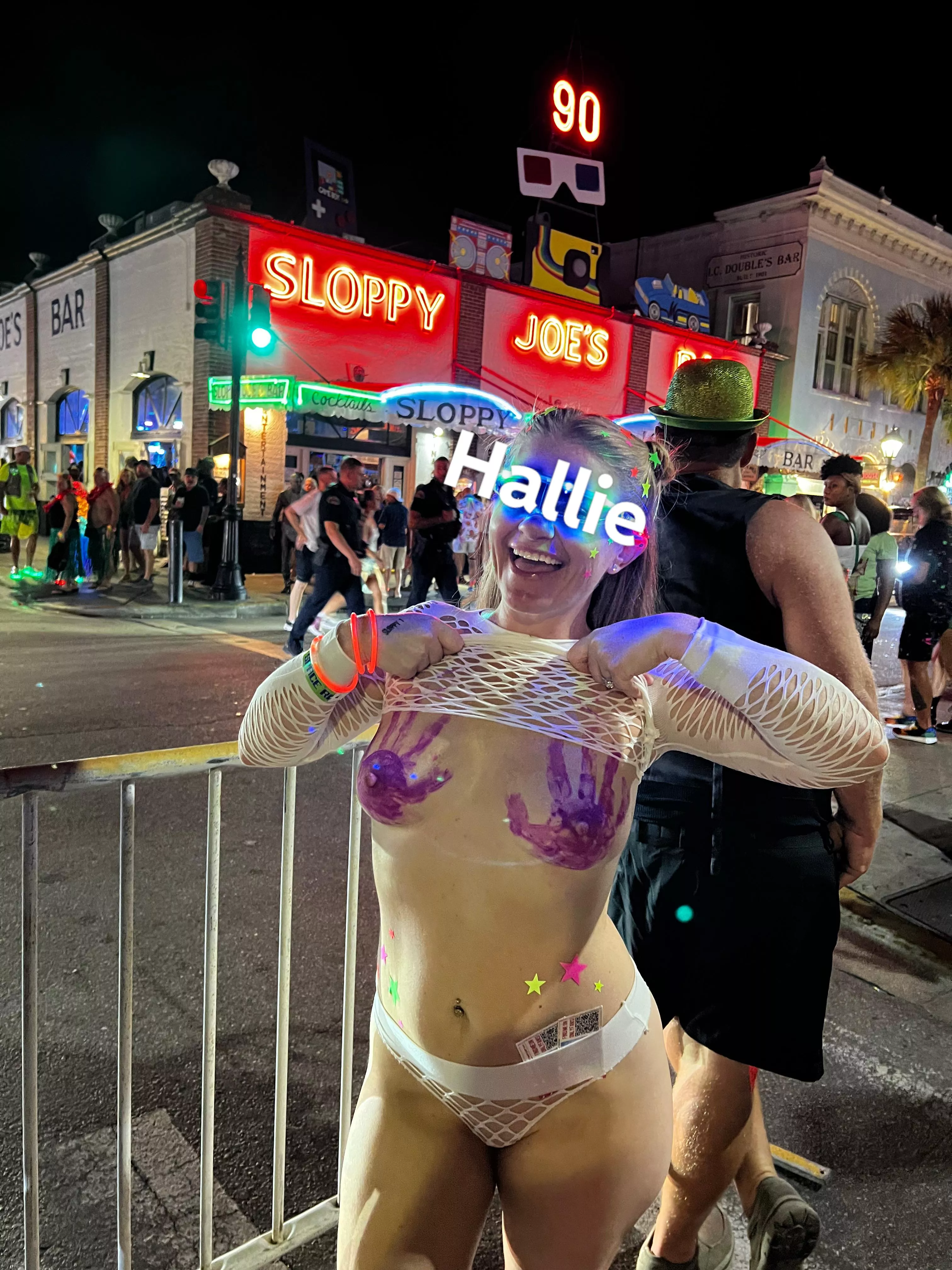 Hi from fantasy fest.  posted by HallieNextDoor