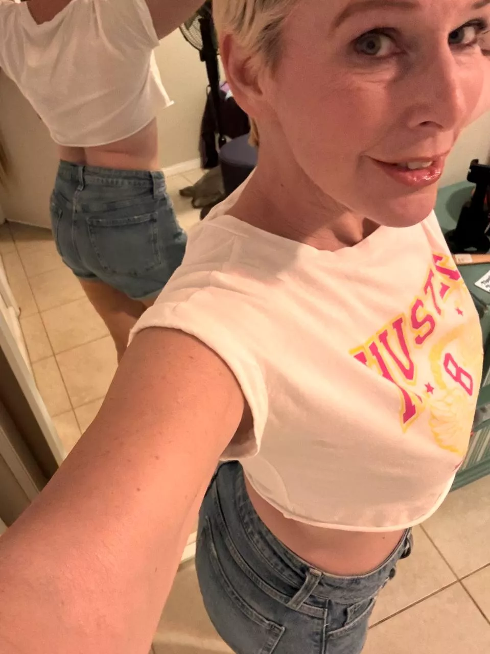 If you accept my nudies with zero questions asked, say “YES” posted by Model_JemmaStone