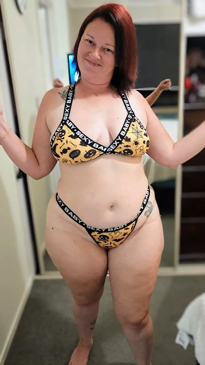 Just a curvy Aussie MILF getting into the Halloween spirit posted by DesiredVixen